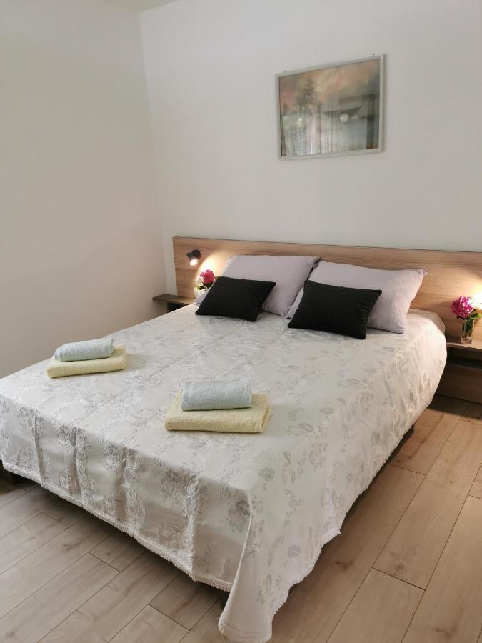 Apartments Darinka Porec Exterior photo