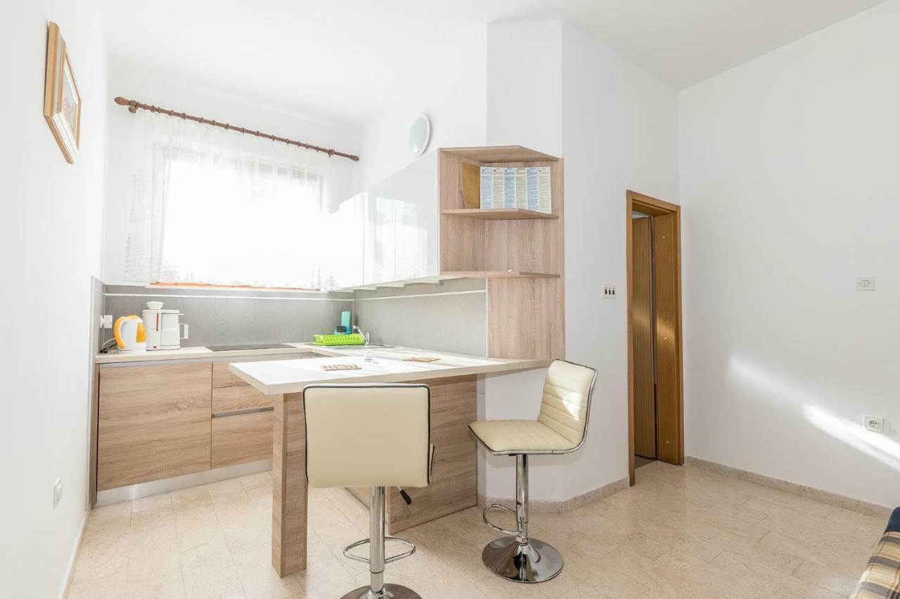 Apartments Darinka Porec Exterior photo