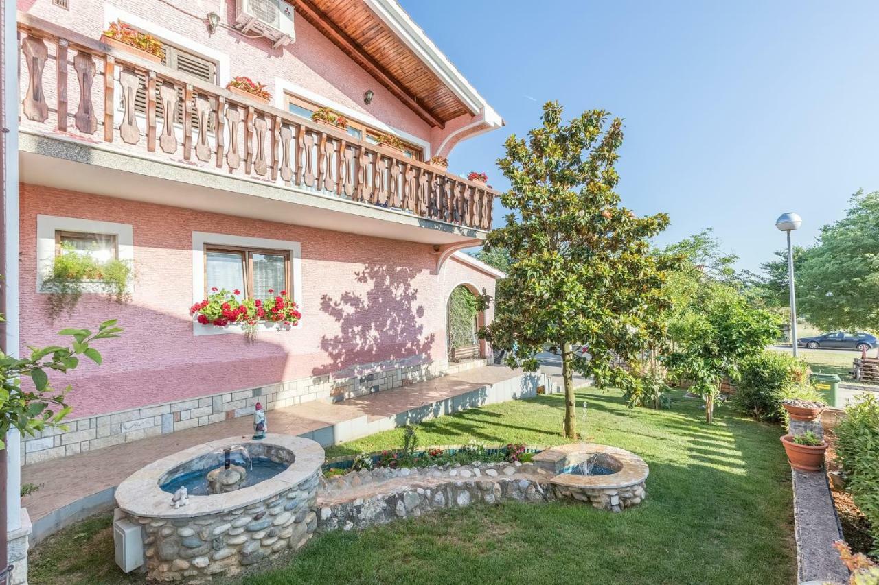 Apartments Darinka Porec Exterior photo